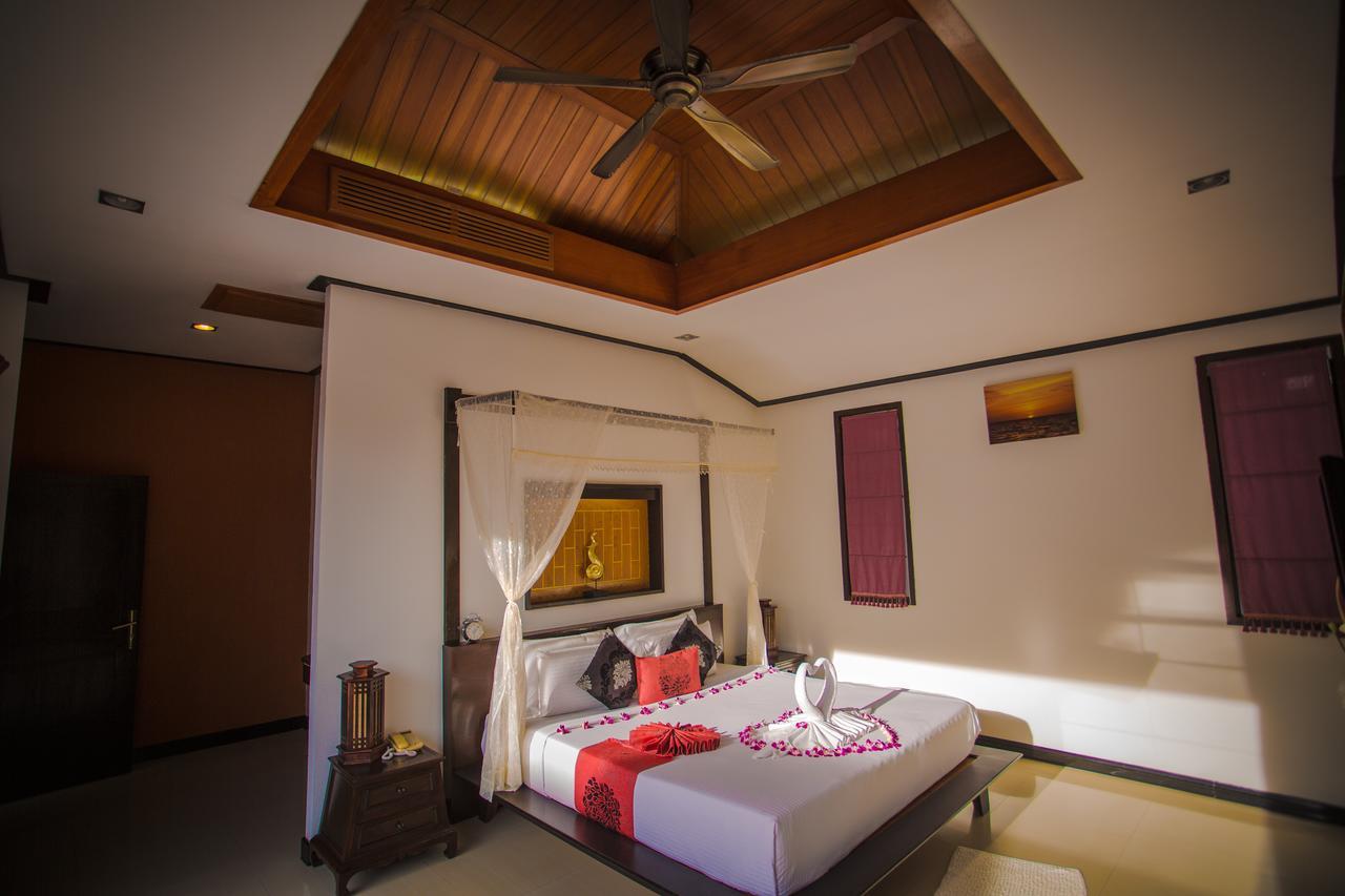 The Iris Pool Villa Rawai Oda fotoğraf